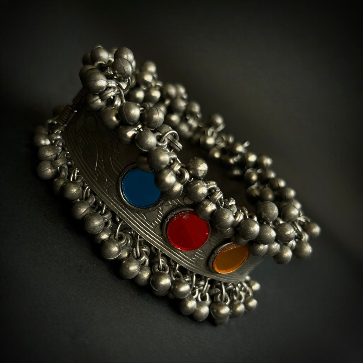 BINA BLACK POLISH CLASSIC STNEHAND CAFFS BRACELETS BR88