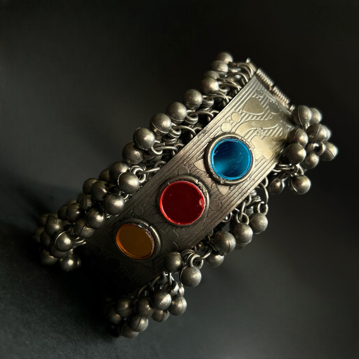 BINA BLACK POLISH CLASSIC STNEHAND CAFFS BRACELETS BR88