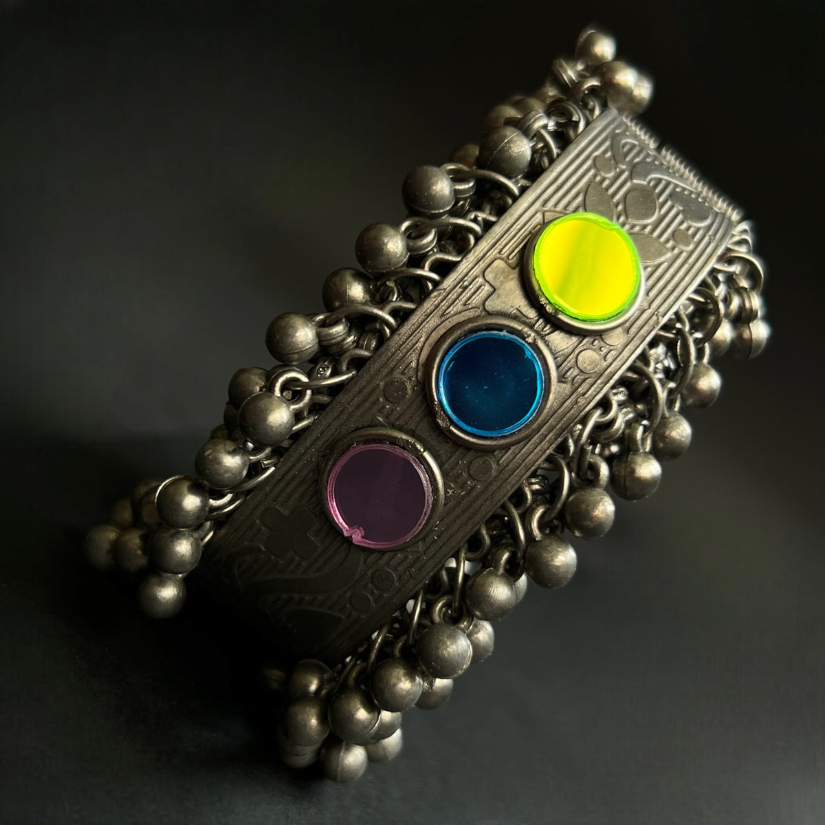 BINA BLACK POLISH CLASSIC STNEHAND CAFFS BRACELETS BR88