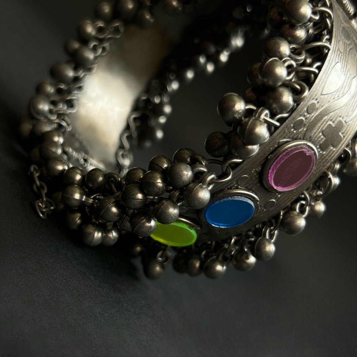 BINA BLACK POLISH CLASSIC STNEHAND CAFFS BRACELETS BR88