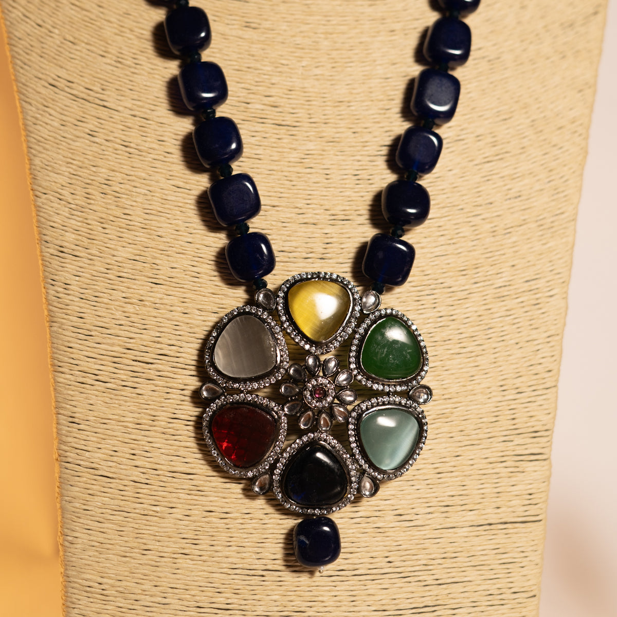 SHIHAYA GLASS BEAD STONE WITH MONALISA STONE SET ML08