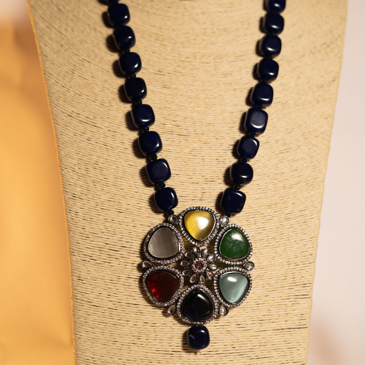 SHIHAYA GLASS BEAD STONE WITH MONALISA STONE SET ML08