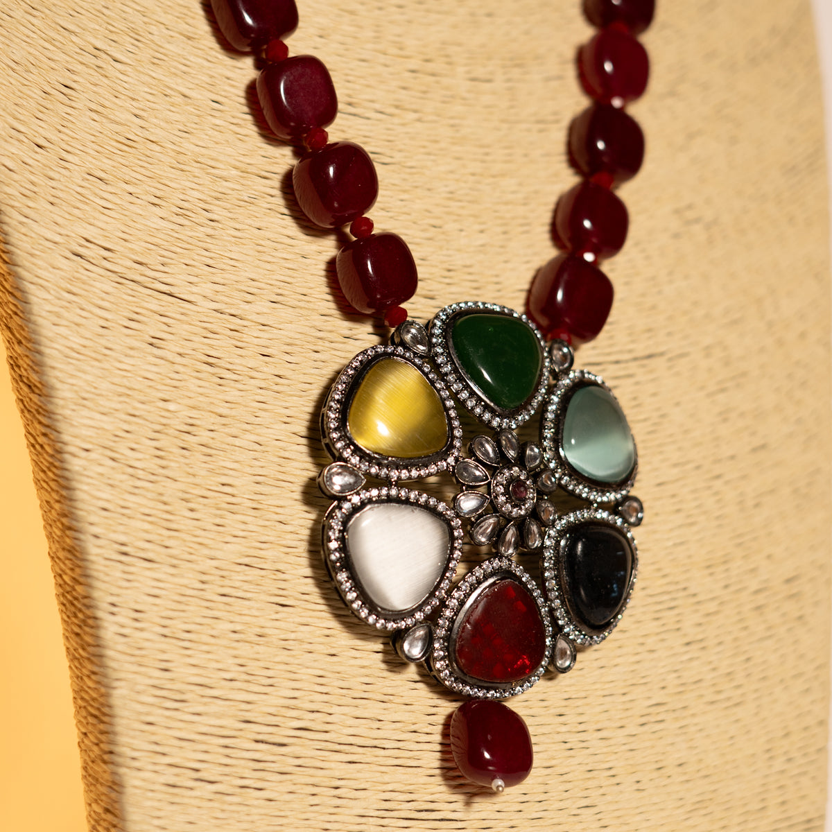 SHIHAYA GLASS BEAD STONE WITH MONALISA STONE SET ML08