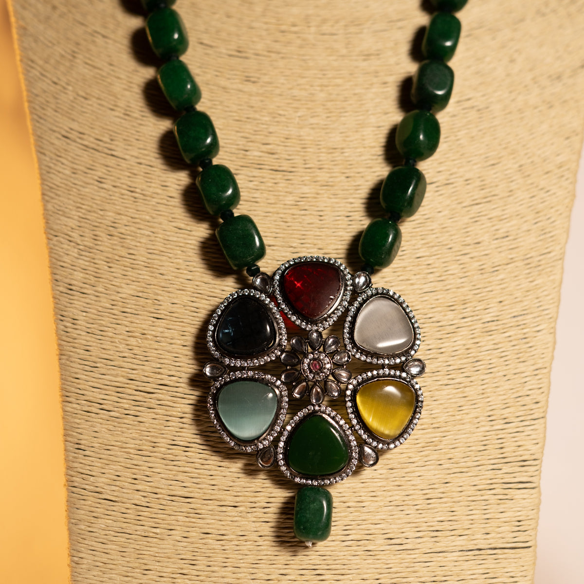 SHIHAYA GLASS BEAD STONE WITH MONALISA STONE SET ML08