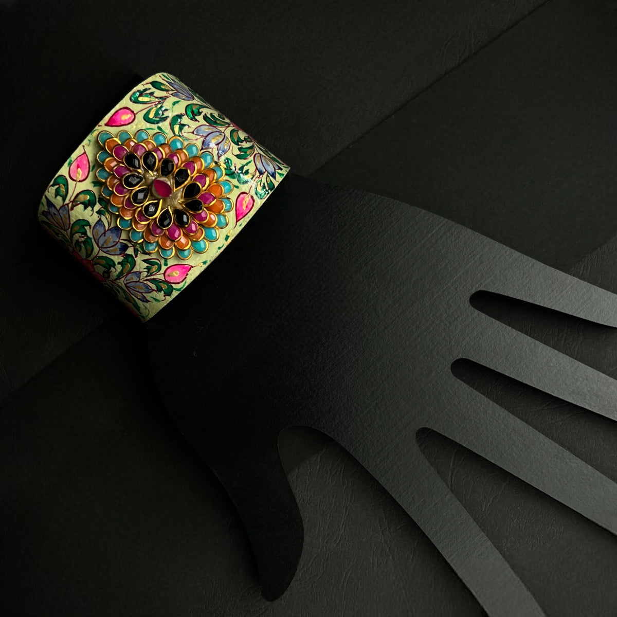 KIYANA HAND PAINTED AND HANDMADE BRACELET KADA BR21