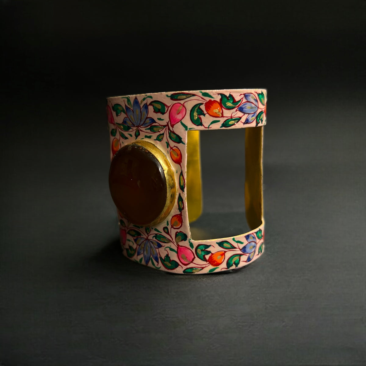 ARTISTIC STONE BRACELET BR25