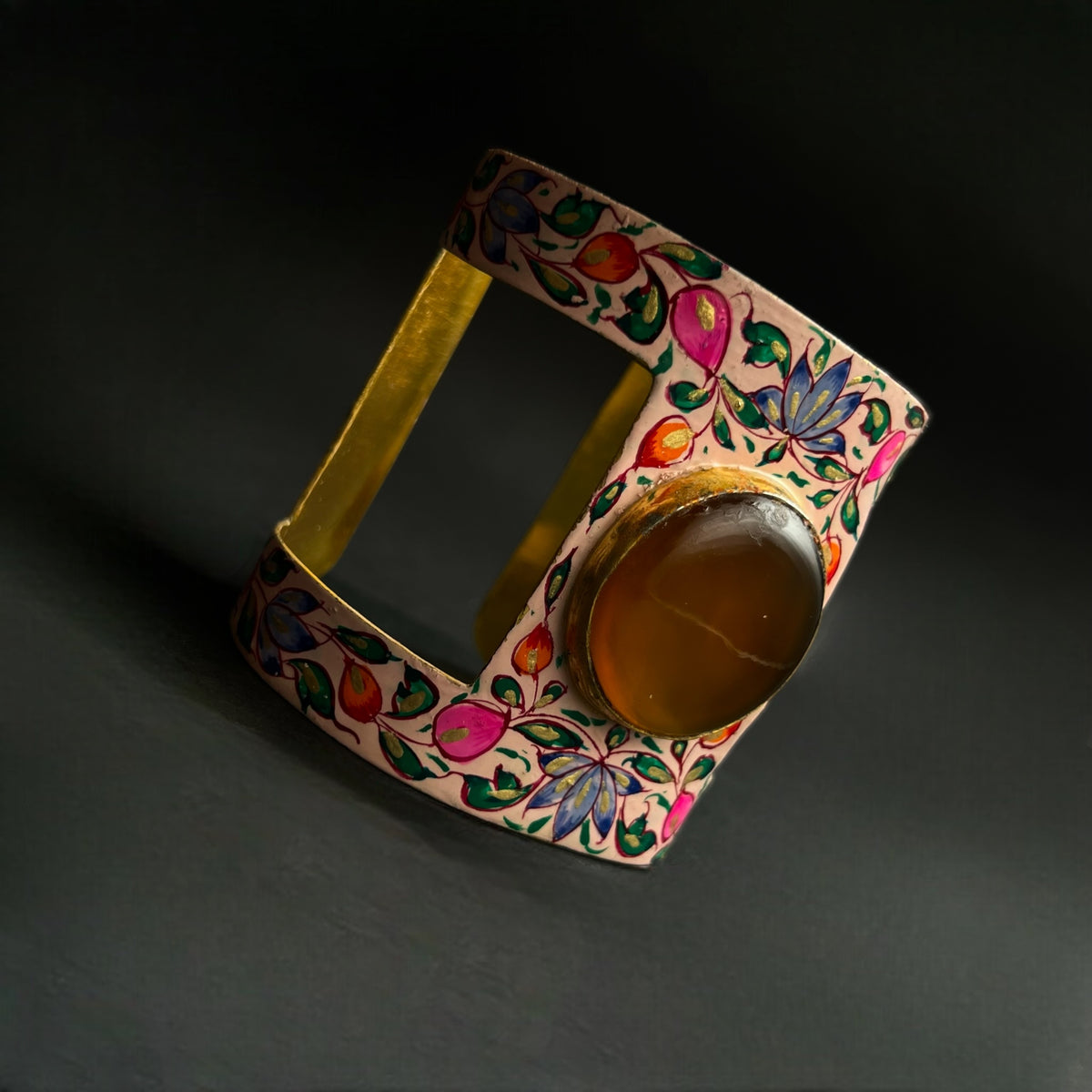 ARTISTIC STONE BRACELET BR25