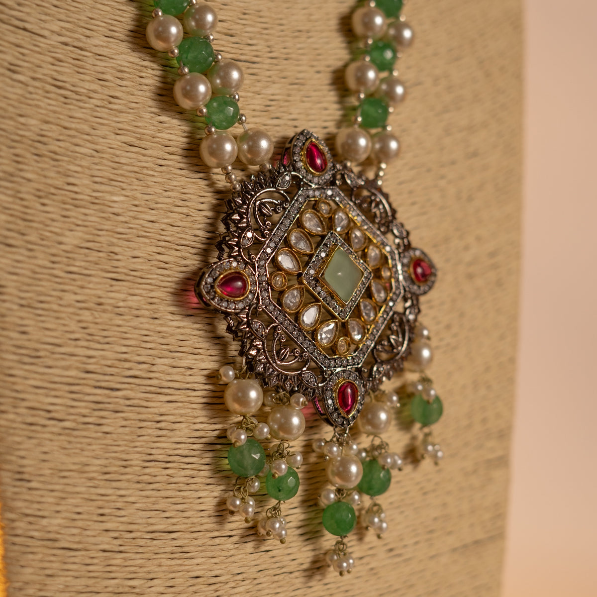 AMBIKA MALA WITH EARRINGS -A VISION DRAWN FROM THE LEGACY OF AMARPALI  ML05