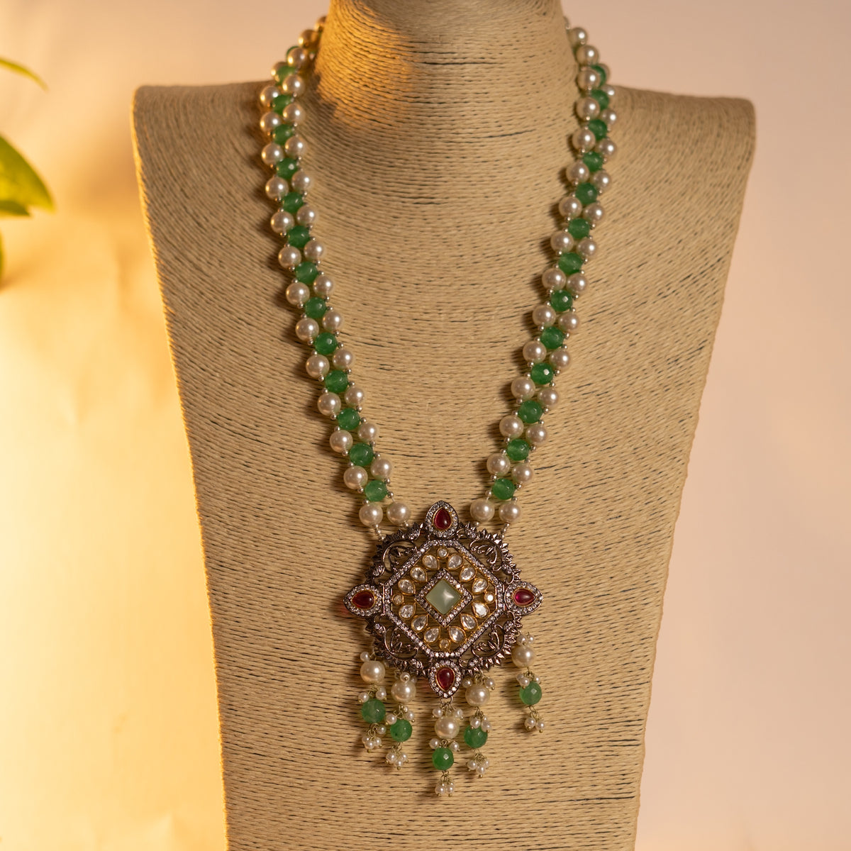 AMBIKA MALA WITH EARRINGS -A VISION DRAWN FROM THE LEGACY OF AMARPALI  ML05