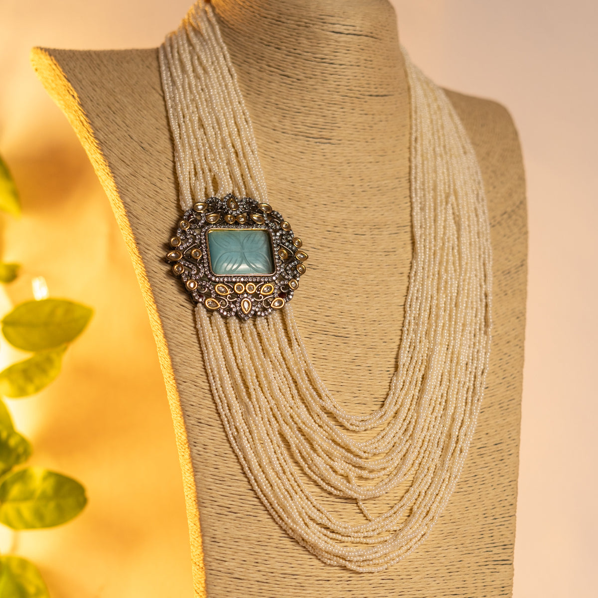 SHERINA PEARL CARVING STONE HANDMADE STATEMENT MALA ML16