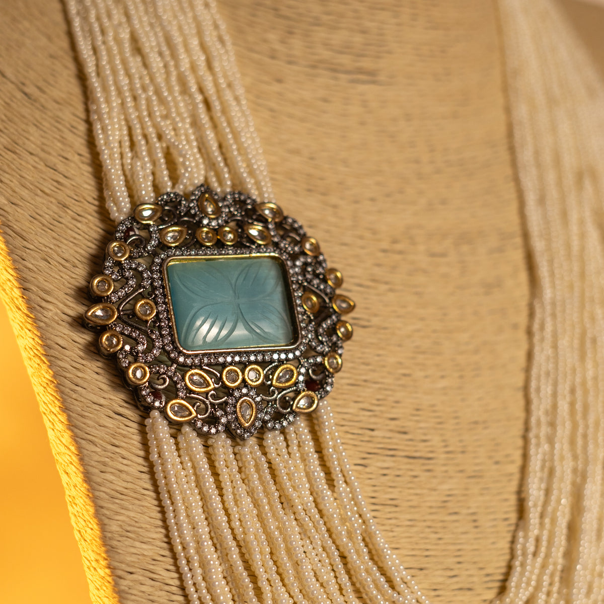 SHERINA PEARL CARVING STONE HANDMADE STATEMENT MALA ML16