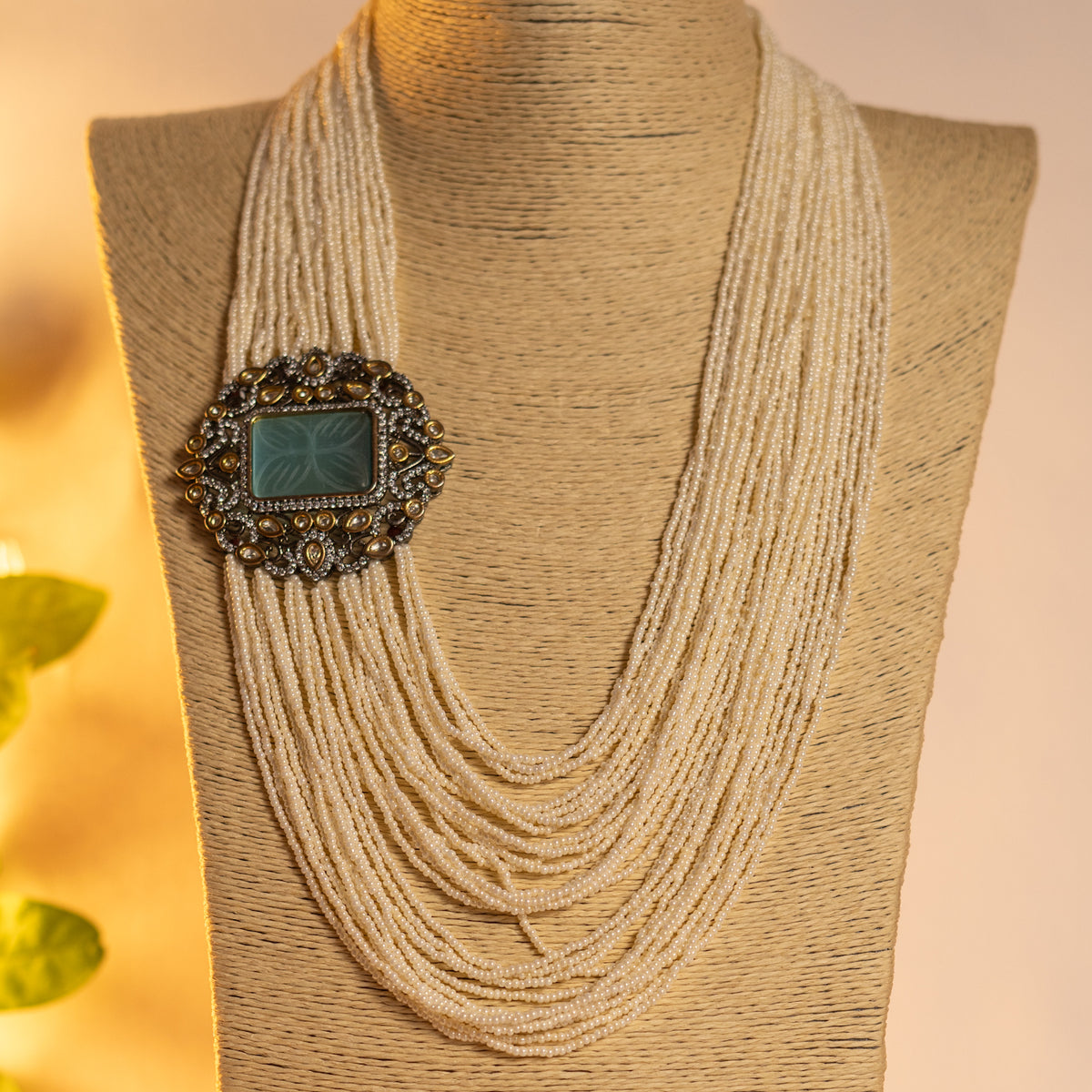 SHERINA PEARL CARVING STONE HANDMADE STATEMENT MALA ML16