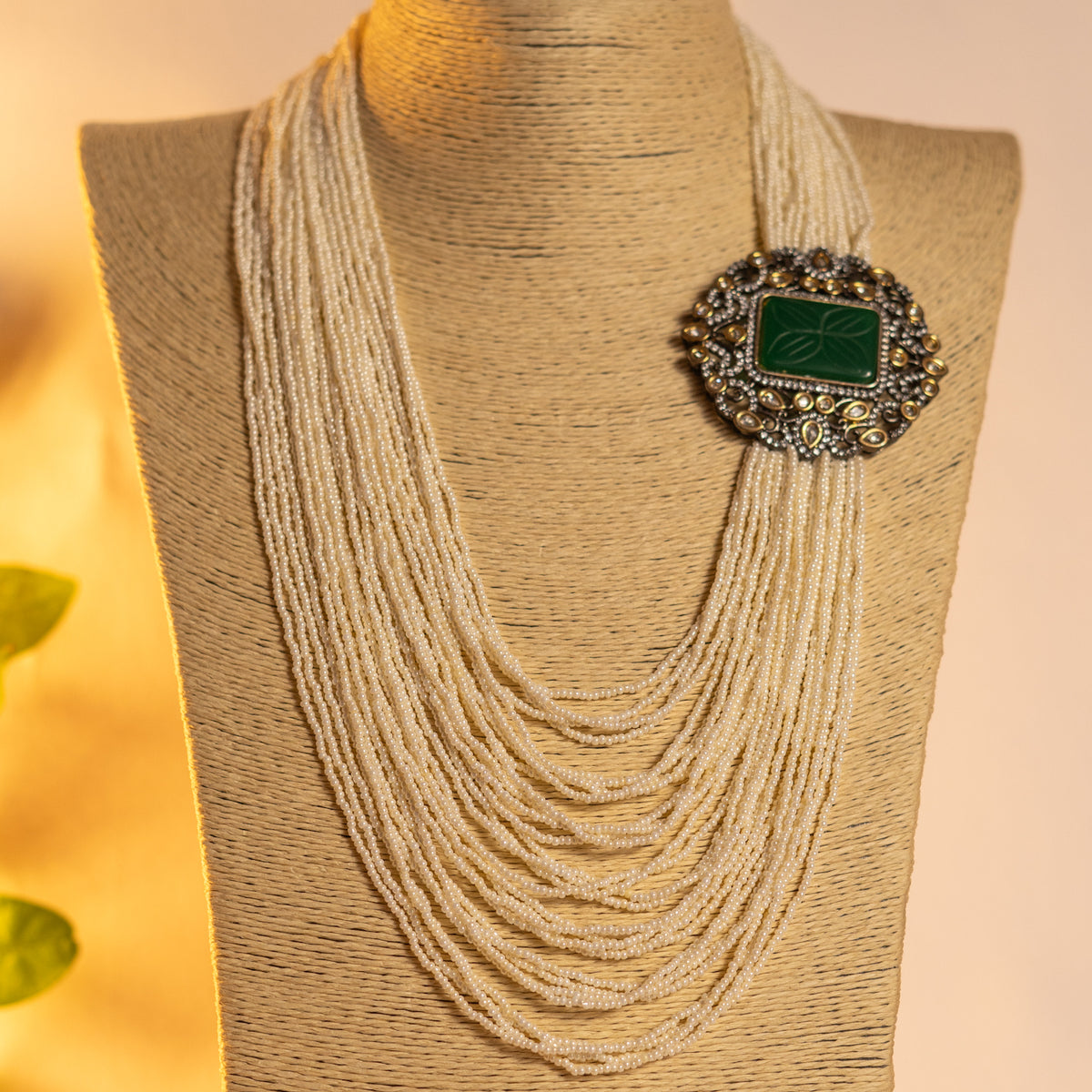 SHERINA PEARL CARVING STONE HANDMADE STATEMENT MALA ML16