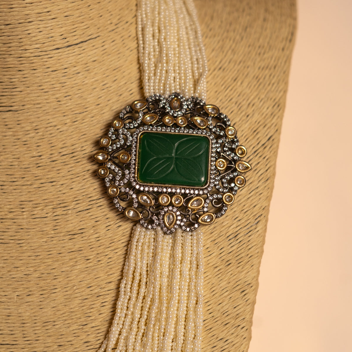 SHERINA PEARL CARVING STONE HANDMADE STATEMENT MALA ML16