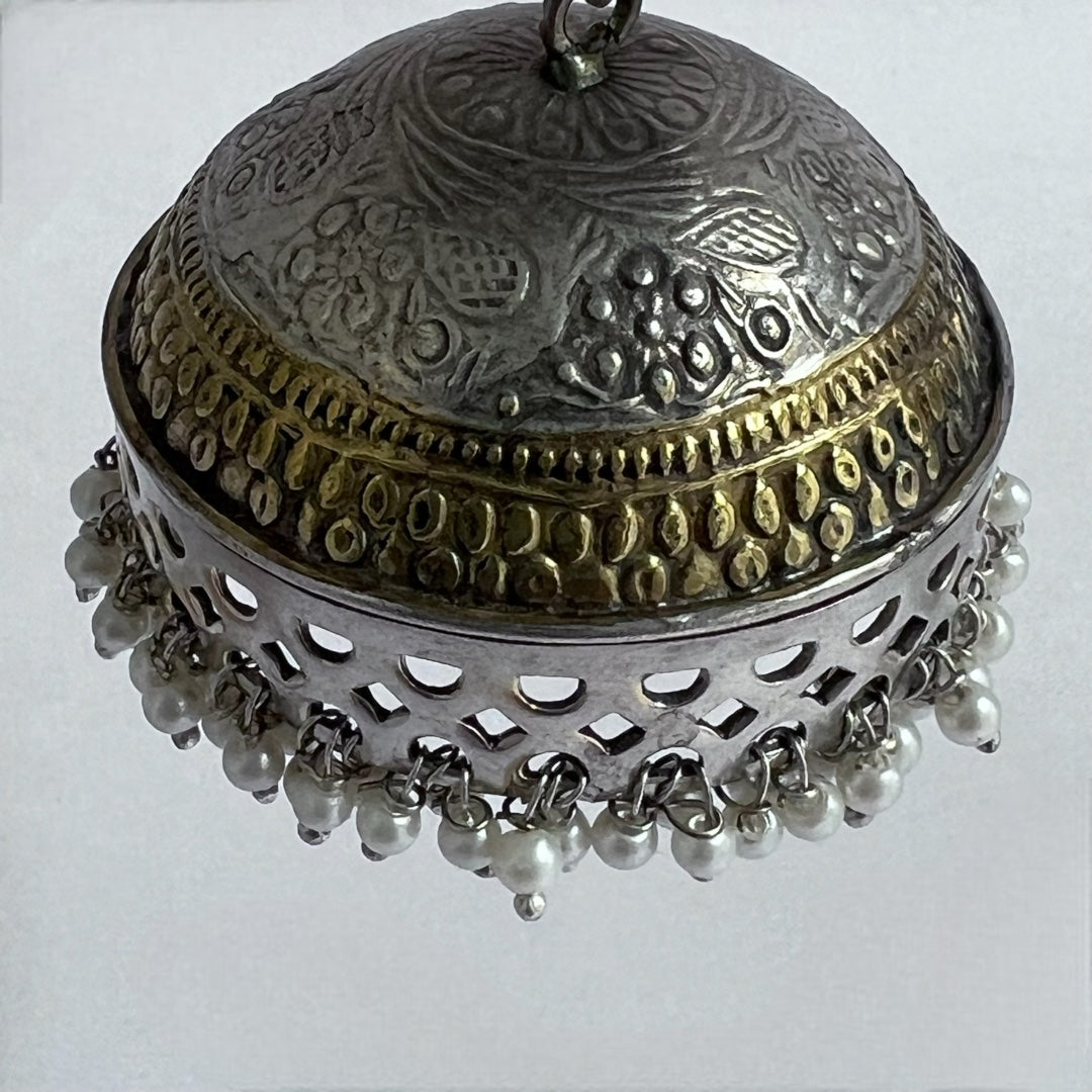 HEARTY LEAF SILVER LOOK ALIKE DUAL-TONED PREMIUM POLISH HANDMADE JHUMKA ER234