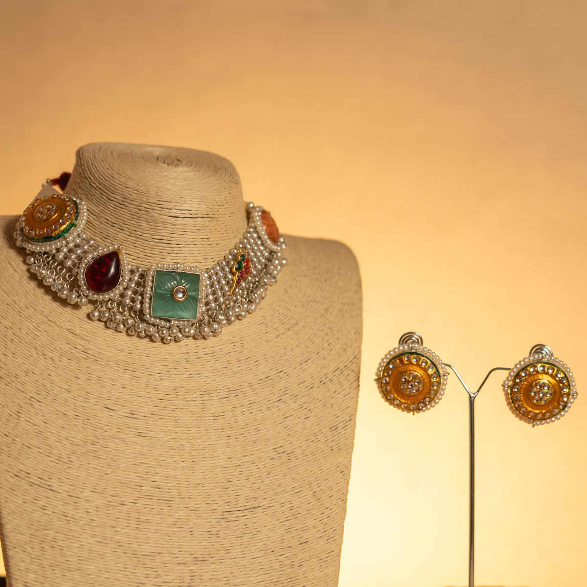 DHAKSHIKA FAUX SILVER MONALISA AND LAC SEMI HANDMADE NECKLACE WITH EARRINGS NL125