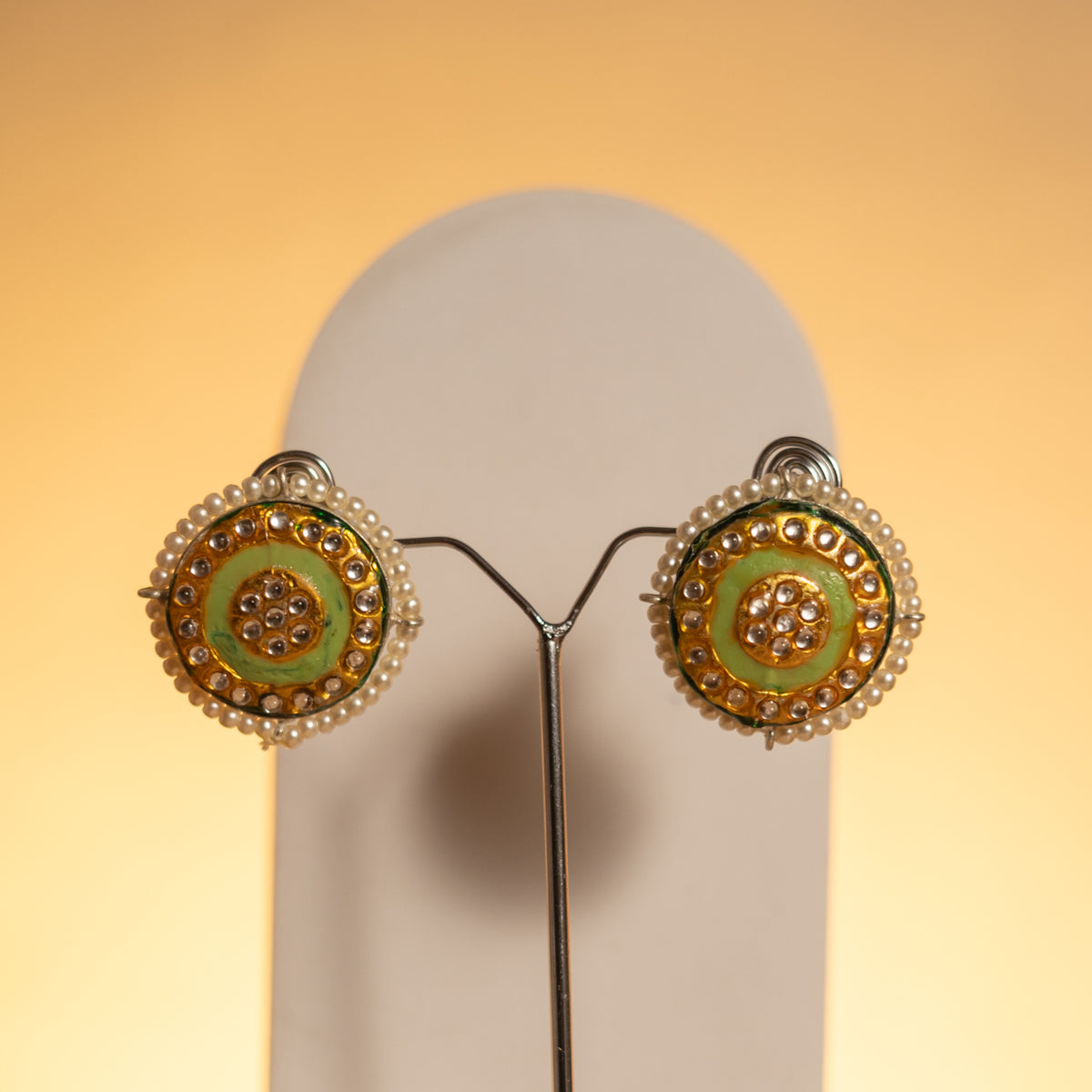 DHAKSHIKA FAUX SILVER MONALISA AND LAC SEMI HANDMADE NECKLACE WITH EARRINGS NL125