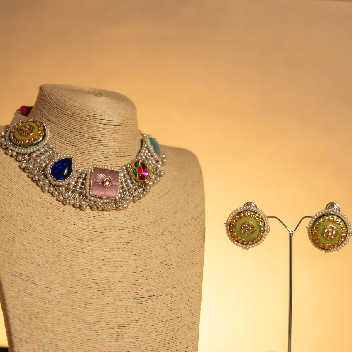 DHAKSHIKA FAUX SILVER MONALISA AND LAC SEMI HANDMADE NECKLACE WITH EARRINGS NL125