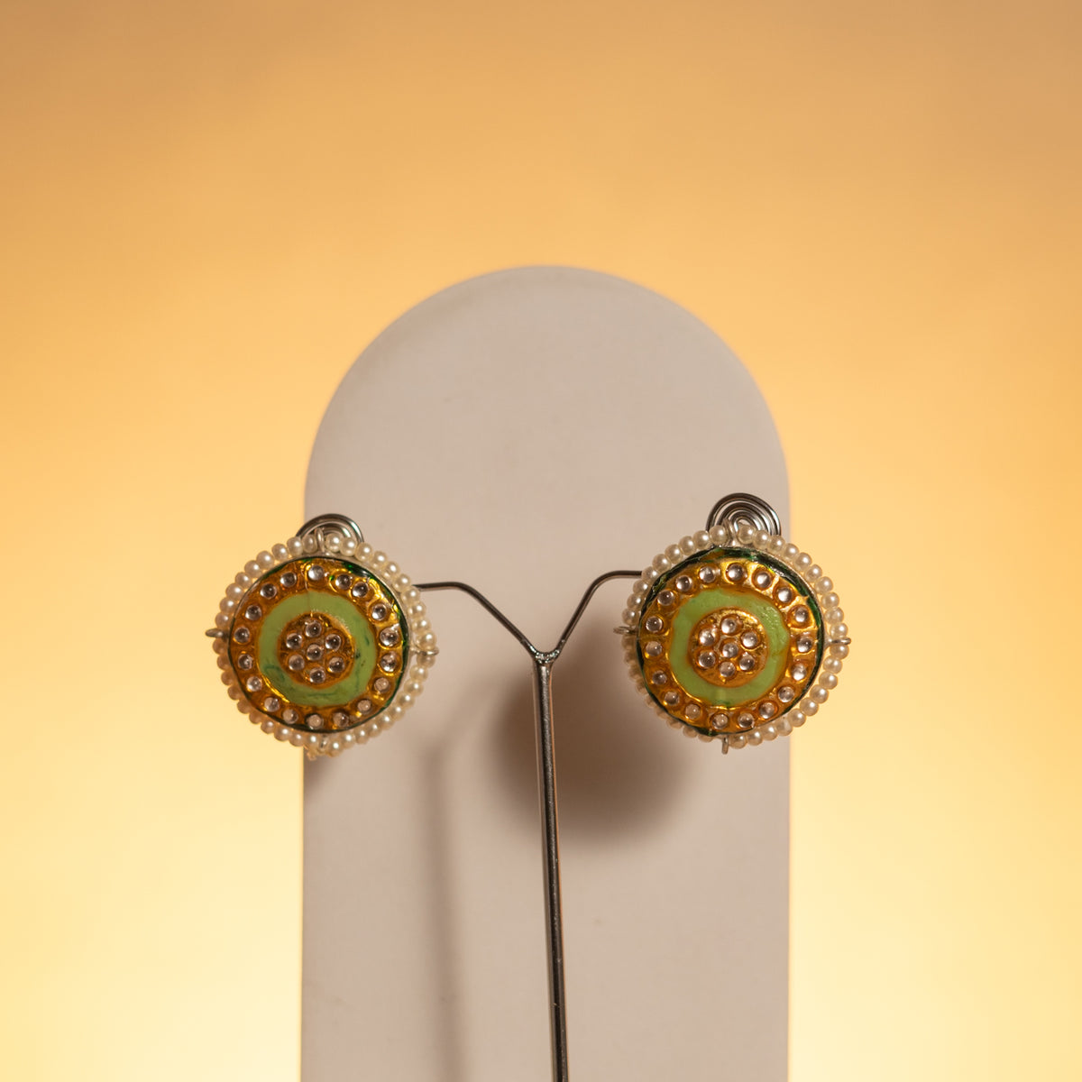 DHAKSHIKA FAUX SILVER MONALISA AND LAC SEMI HANDMADE NECKLACE WITH EARRINGS NL125