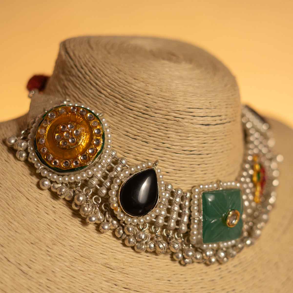 DHAKSHIKA FAUX SILVER MONALISA AND LAC SEMI HANDMADE NECKLACE WITH EARRINGS NL125