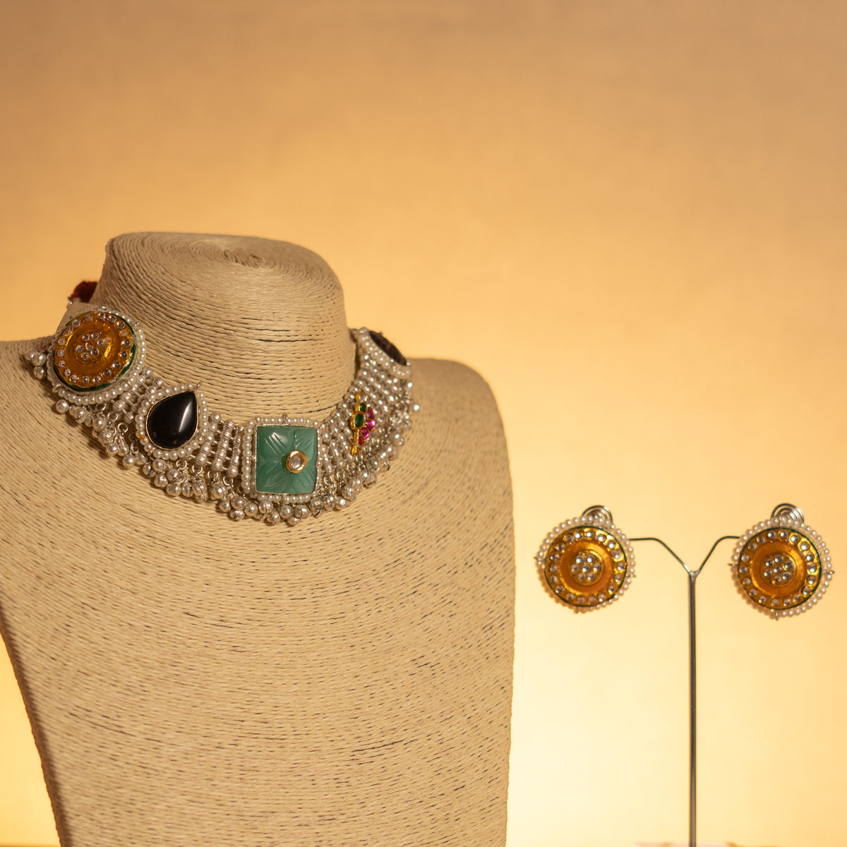 DHAKSHIKA FAUX SILVER MONALISA AND LAC SEMI HANDMADE NECKLACE WITH EARRINGS NL125