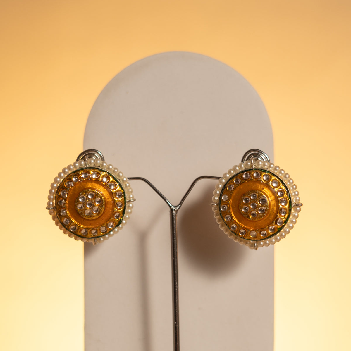 DHAKSHIKA FAUX SILVER MONALISA AND LAC SEMI HANDMADE NECKLACE WITH EARRINGS NL125