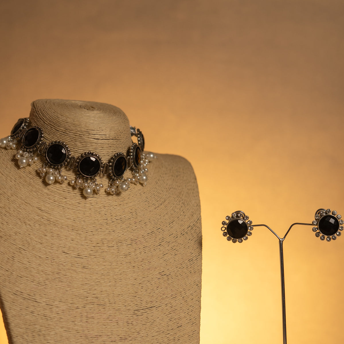 VIMAANAH FAUX SILVER BIJOUX PREMIUM AND EXCLUSIVE  SEMI HANDMADE NECKLACE WITH EARRINGS NL124