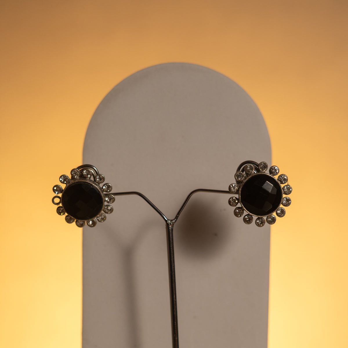 VIMAANAH FAUX SILVER BIJOUX PREMIUM AND EXCLUSIVE  SEMI HANDMADE NECKLACE WITH EARRINGS NL124