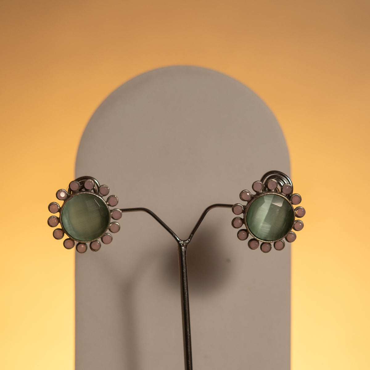 VIMAANAH FAUX SILVER BIJOUX PREMIUM AND EXCLUSIVE  SEMI HANDMADE NECKLACE WITH EARRINGS NL124