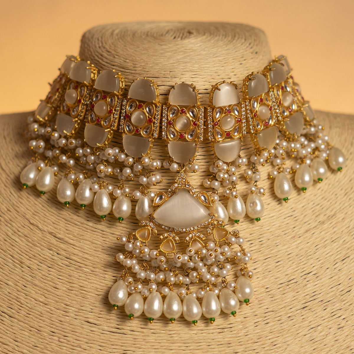 VIVAHA SEMI HANDMADE GOLD TONED MONALISA NECKLACE SET WITH TIKKA NL58