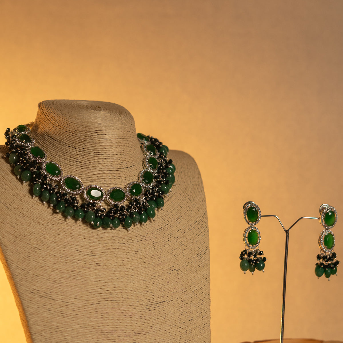 TINA DOLLY SPLENDOUR VICTORIAN SEMI HANDMADE NECKLACE NL49