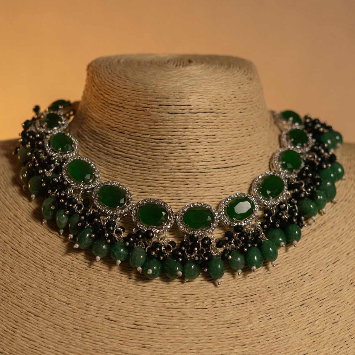 TINA DOLLY SPLENDOUR VICTORIAN SEMI HANDMADE NECKLACE NL49