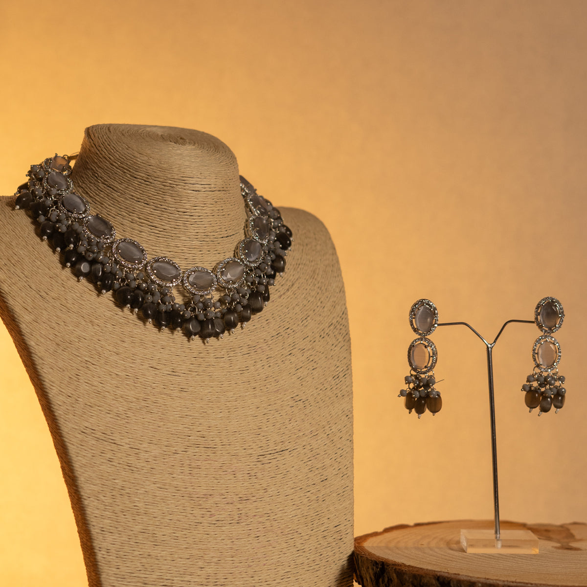 TINA DOLLY SPLENDOUR VICTORIAN SEMI HANDMADE NECKLACE NL49