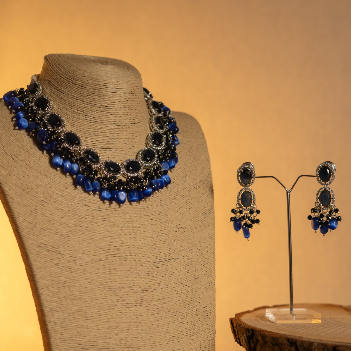 TINA DOLLY SPLENDOUR VICTORIAN SEMI HANDMADE NECKLACE NL49