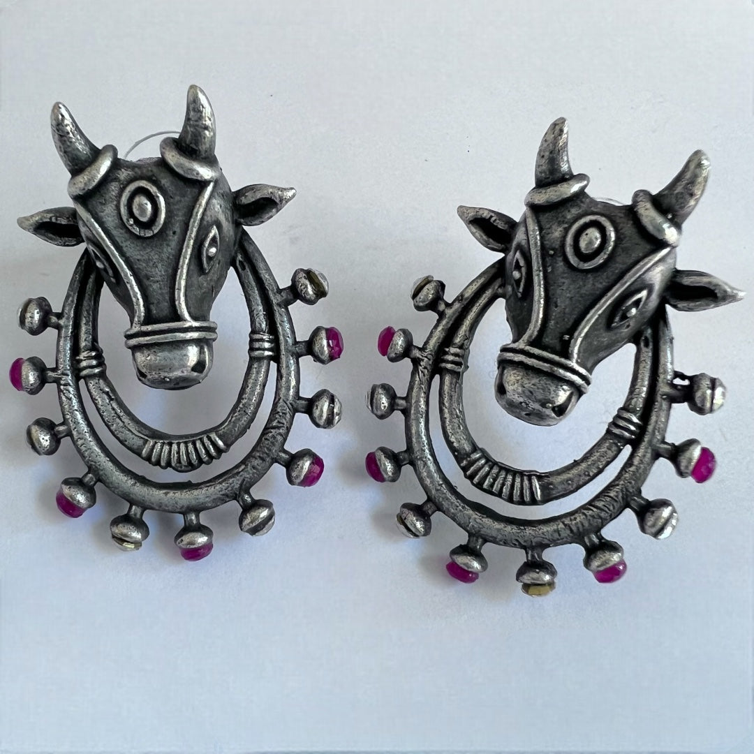 MOO MOO AD STONES SILVER LOOK ALIKE SEMI-HANDMADE STUD ER195