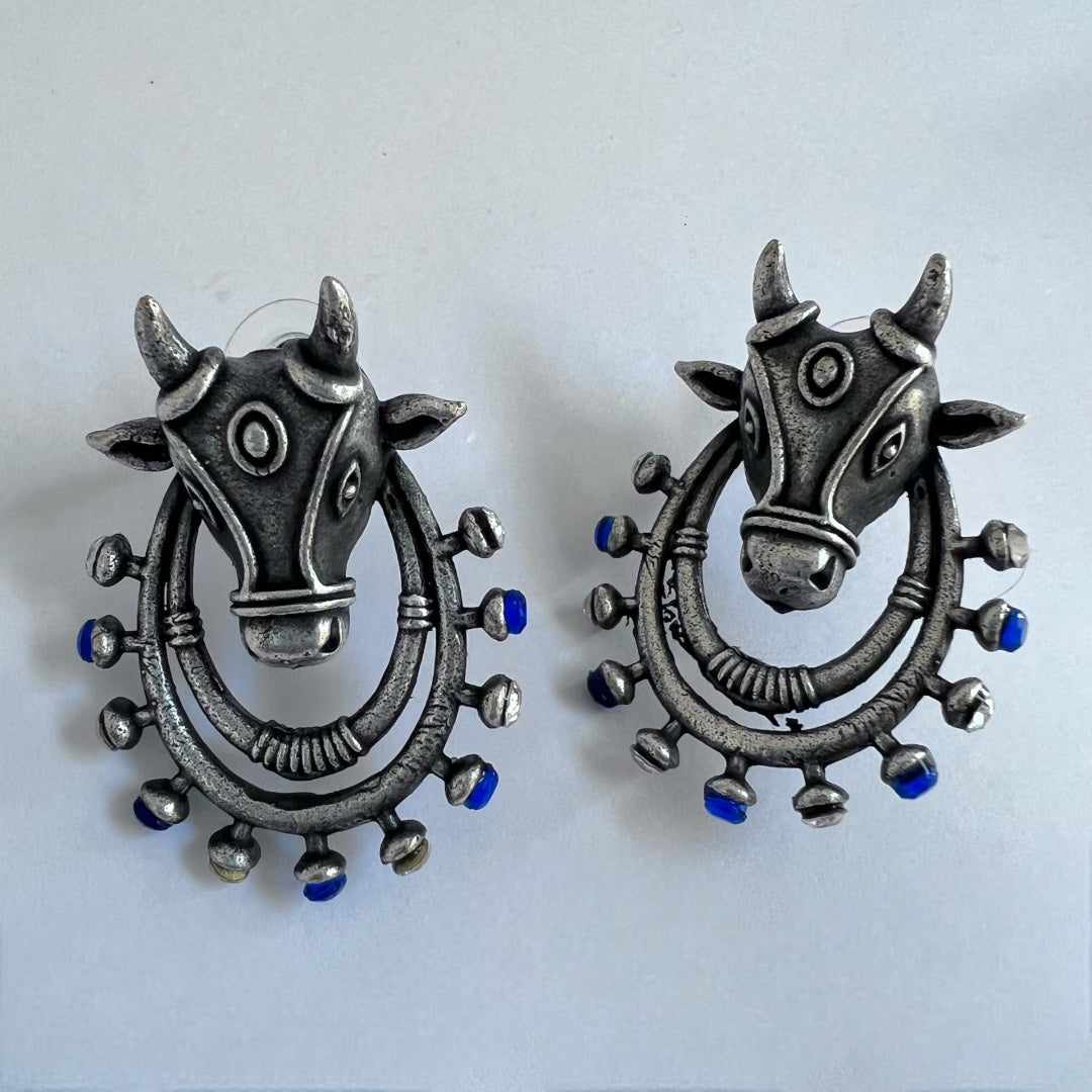 MOO MOO AD STONES SILVER LOOK ALIKE SEMI-HANDMADE STUD ER195