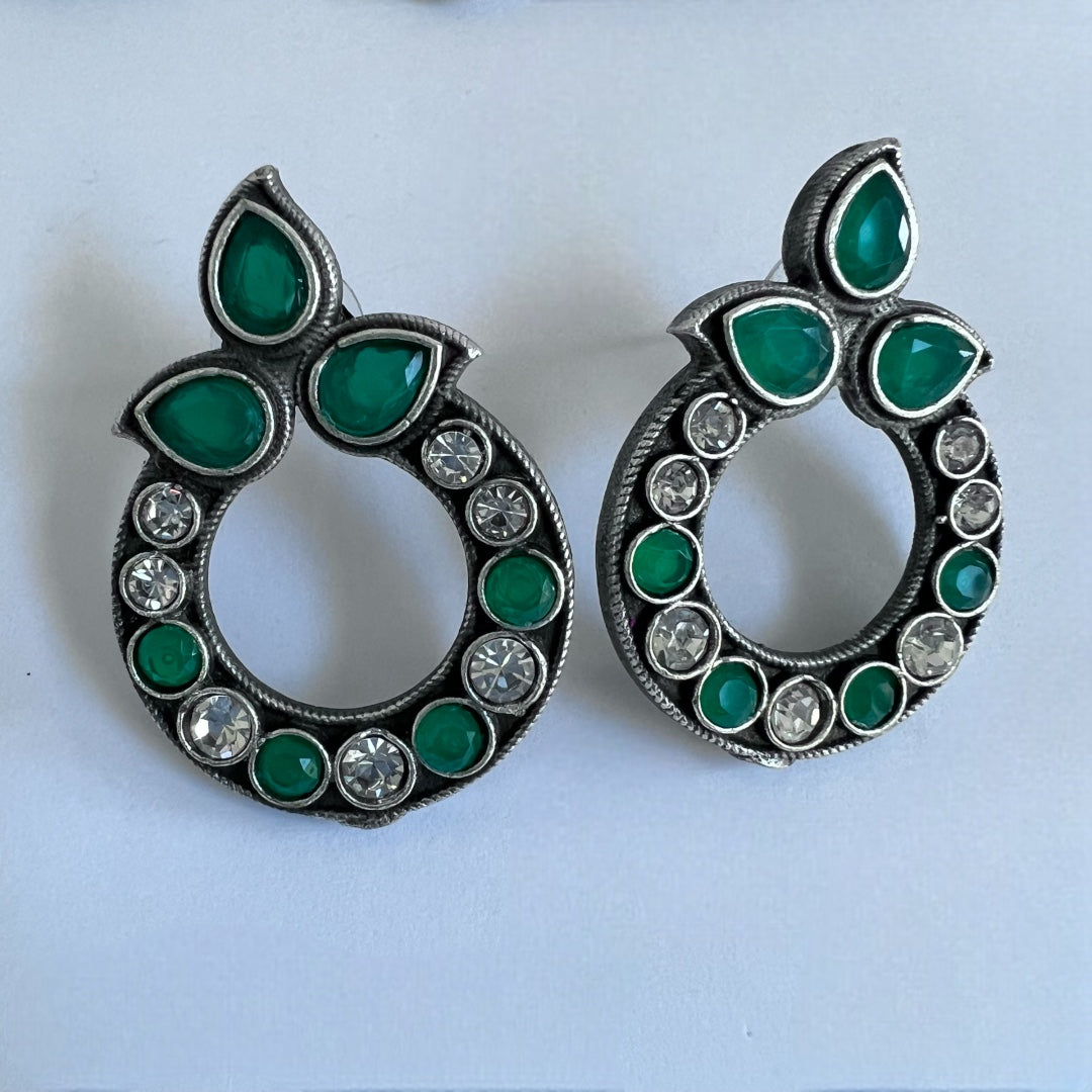 TIE CIRCLET AD STONES SILVER LOOK ALIKE SEMI-HANDMADE STUD ER194