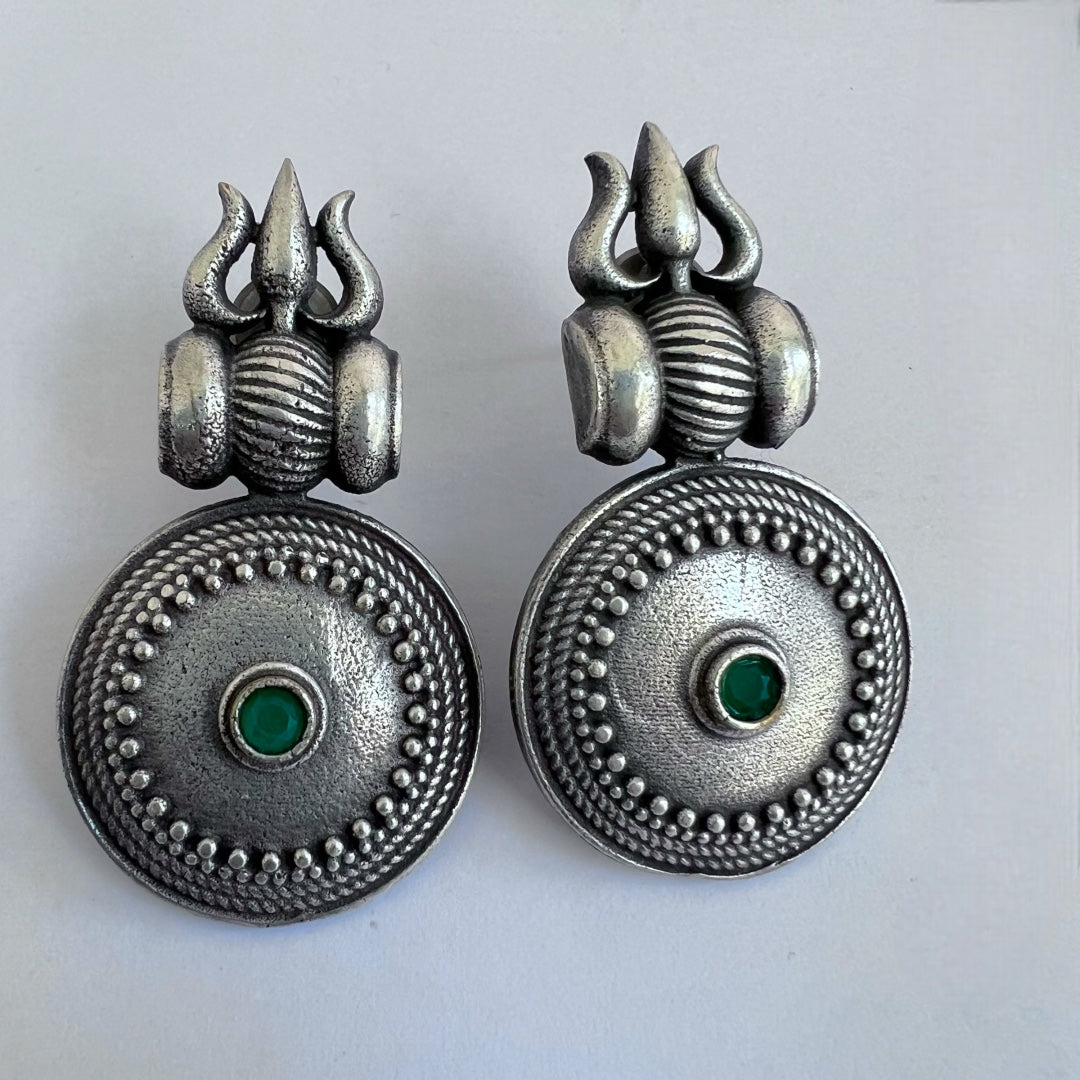 TRIDENT DISCUS SILVER LOOK ALIKE SEMI-HANDMADE STUD ER191