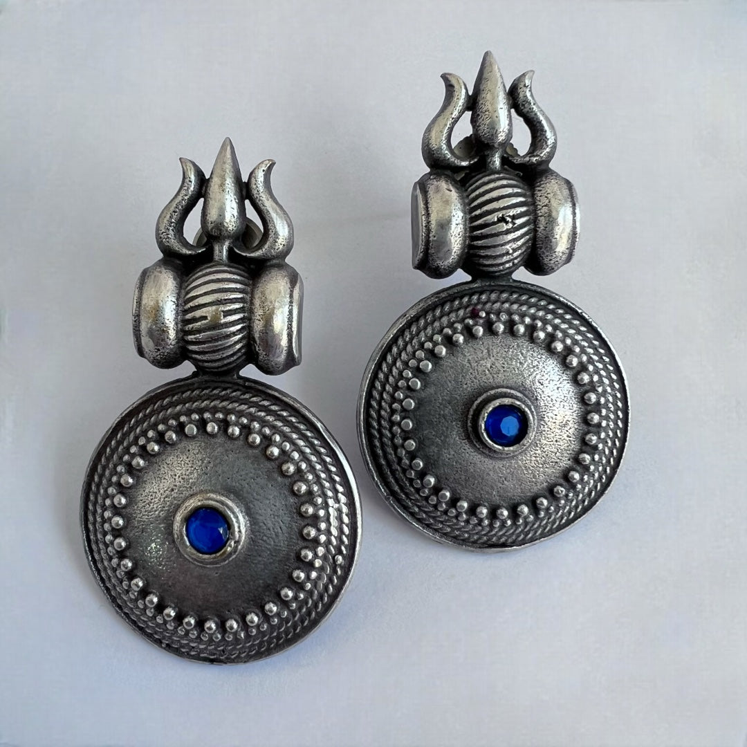 TRIDENT DISCUS SILVER LOOK ALIKE SEMI-HANDMADE STUD ER191