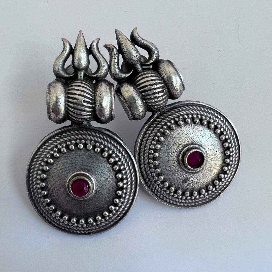 TRIDENT DISCUS SILVER LOOK ALIKE SEMI-HANDMADE STUD ER191