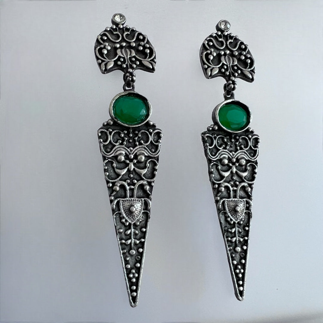 TRIBAL ARROW SILVER LOOK ALIKE SEMI-HANDMADE DANGLER ER197