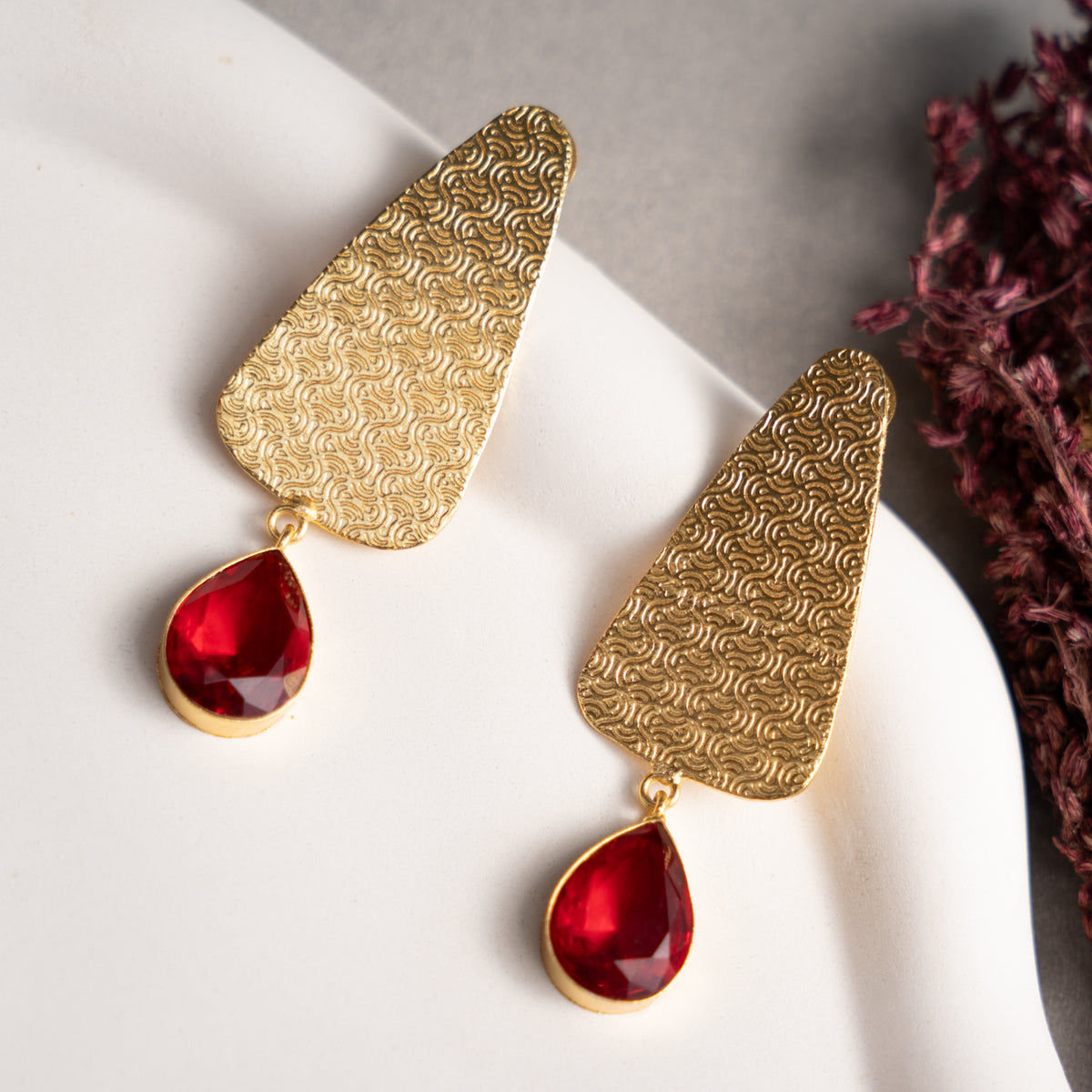 RUBY GOLD TONED HANDMADE HAND HAMMERED NECKLAC EARRINGS AND KADA OF18