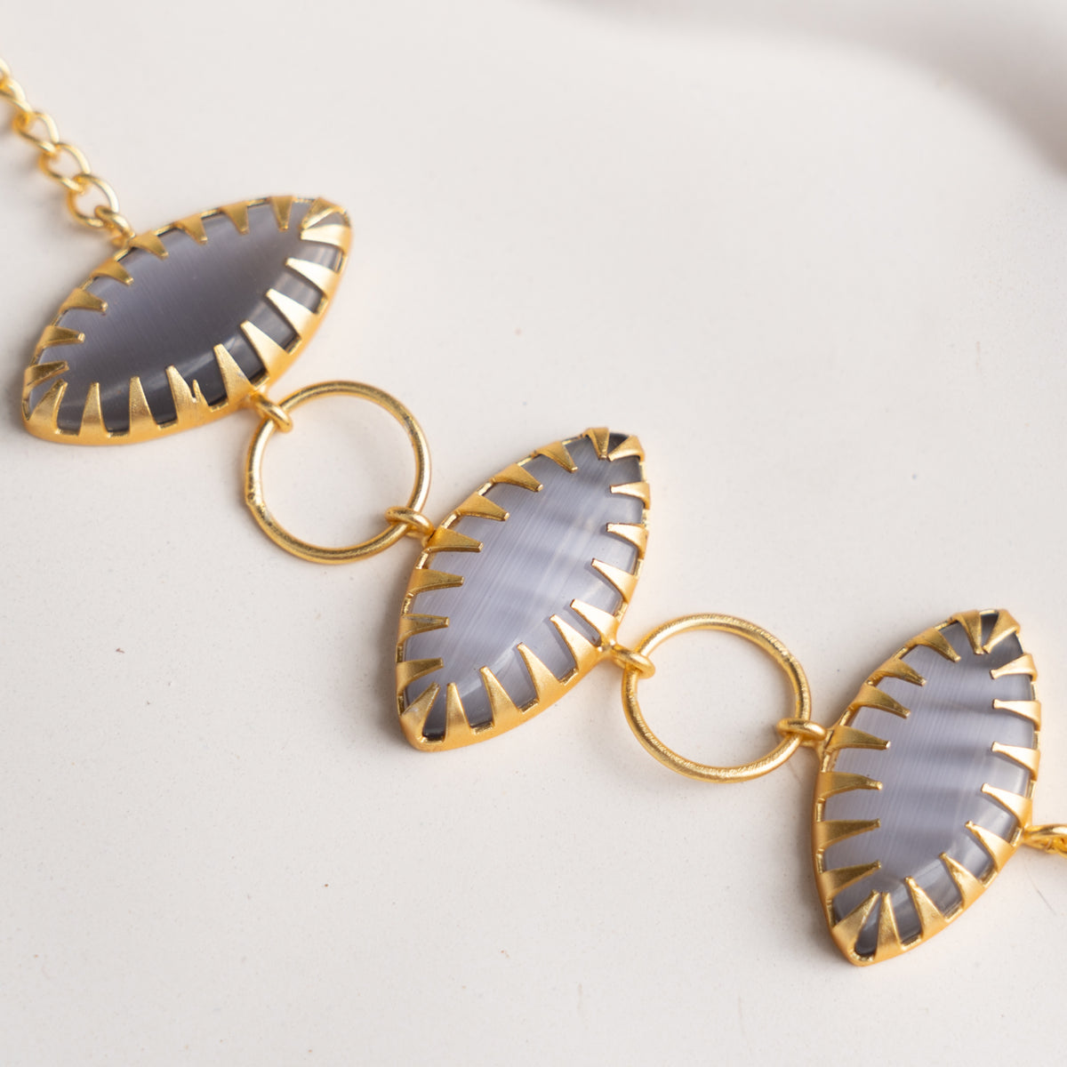 NAOMI GOLD TONED HANDMADE HAND HAMMERED CHOKER EARRINGS OF19