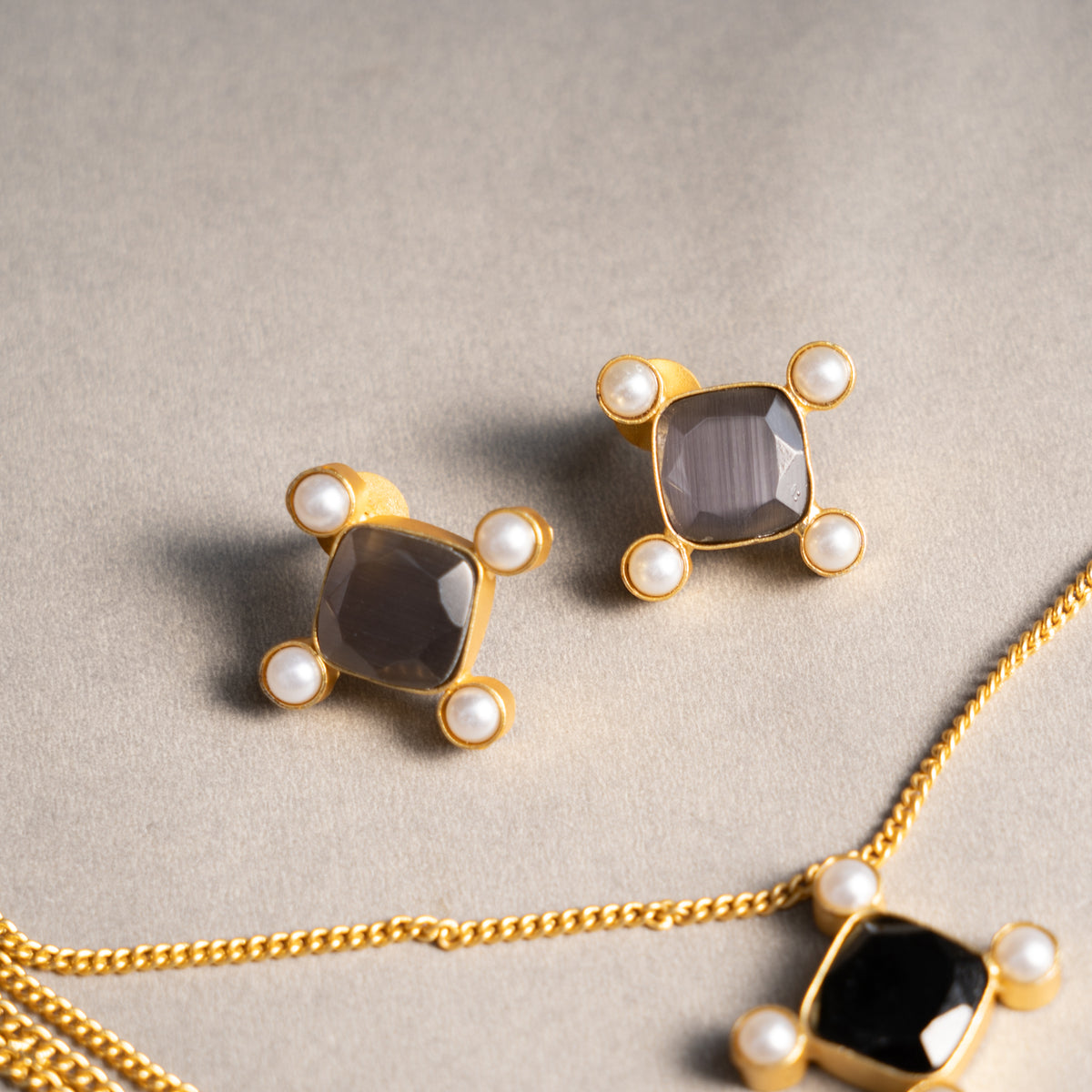 EDEN GOLD TONED HANDMADE HAND HAMMERED NECKLAC AND EARRINGS OF20