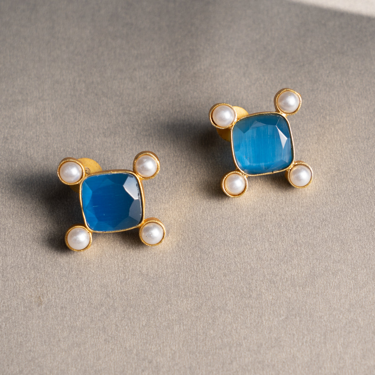 EDEN GOLD TONED HANDMADE HAND HAMMERED NECKLAC AND EARRINGS OF20