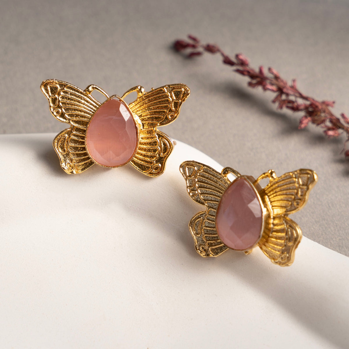 MAEVE GOLD TONED RUSTIC AND HANDMADE HAND HAMMERED NECKLACE AND EARRINGS OF22