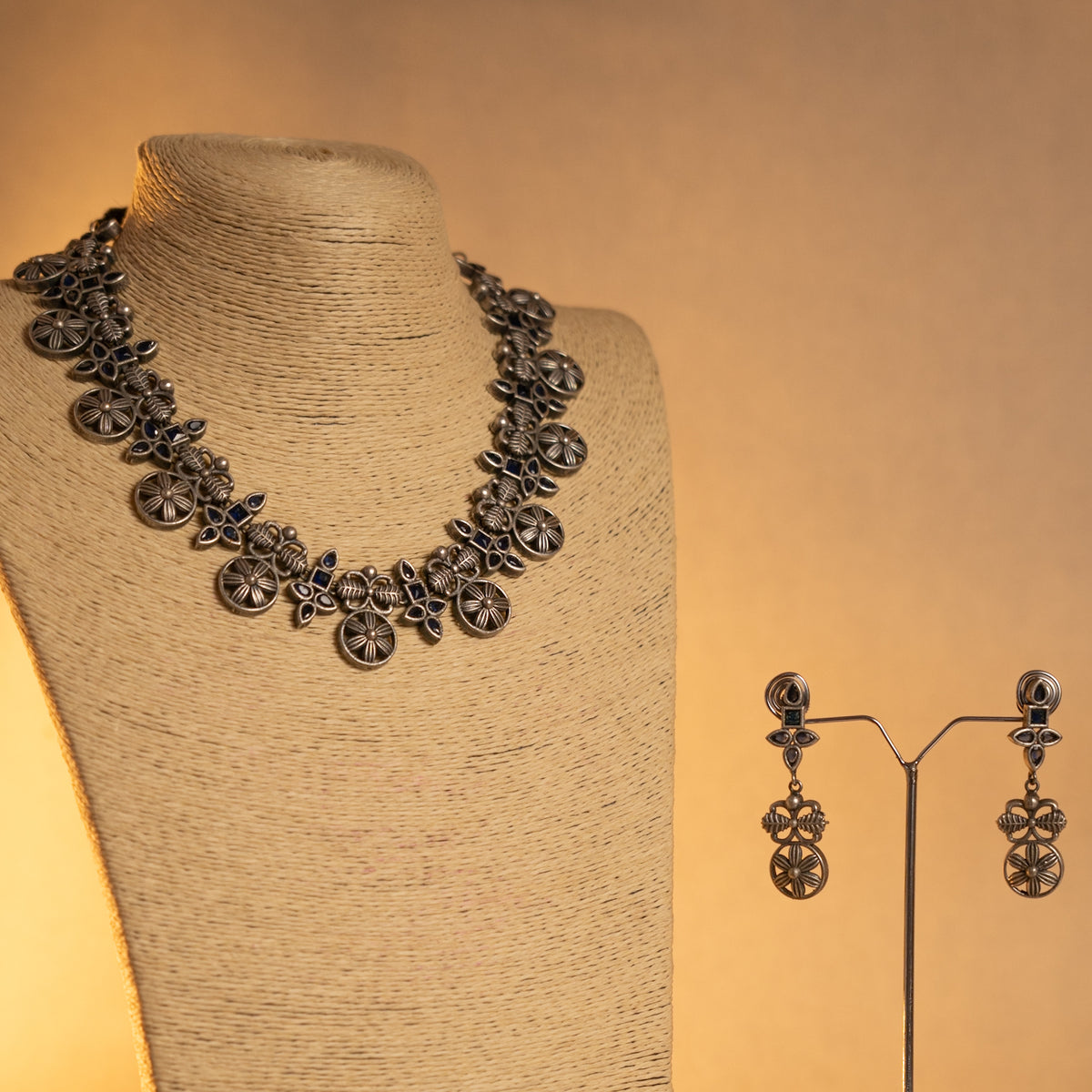 ALICE FAUX SILVER SEMI HANDMADE ANTIQUE NECKPIECE/NECKLACE WITH EARRING NL287