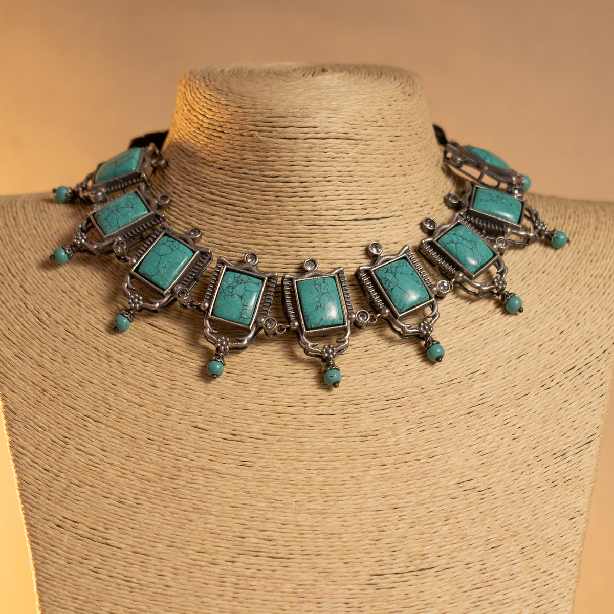 PAISLEY SEMI HANDMADE FAUX SILVER ANTIQUE NECKPIECE/NECKLACE WITH EARRING NL275