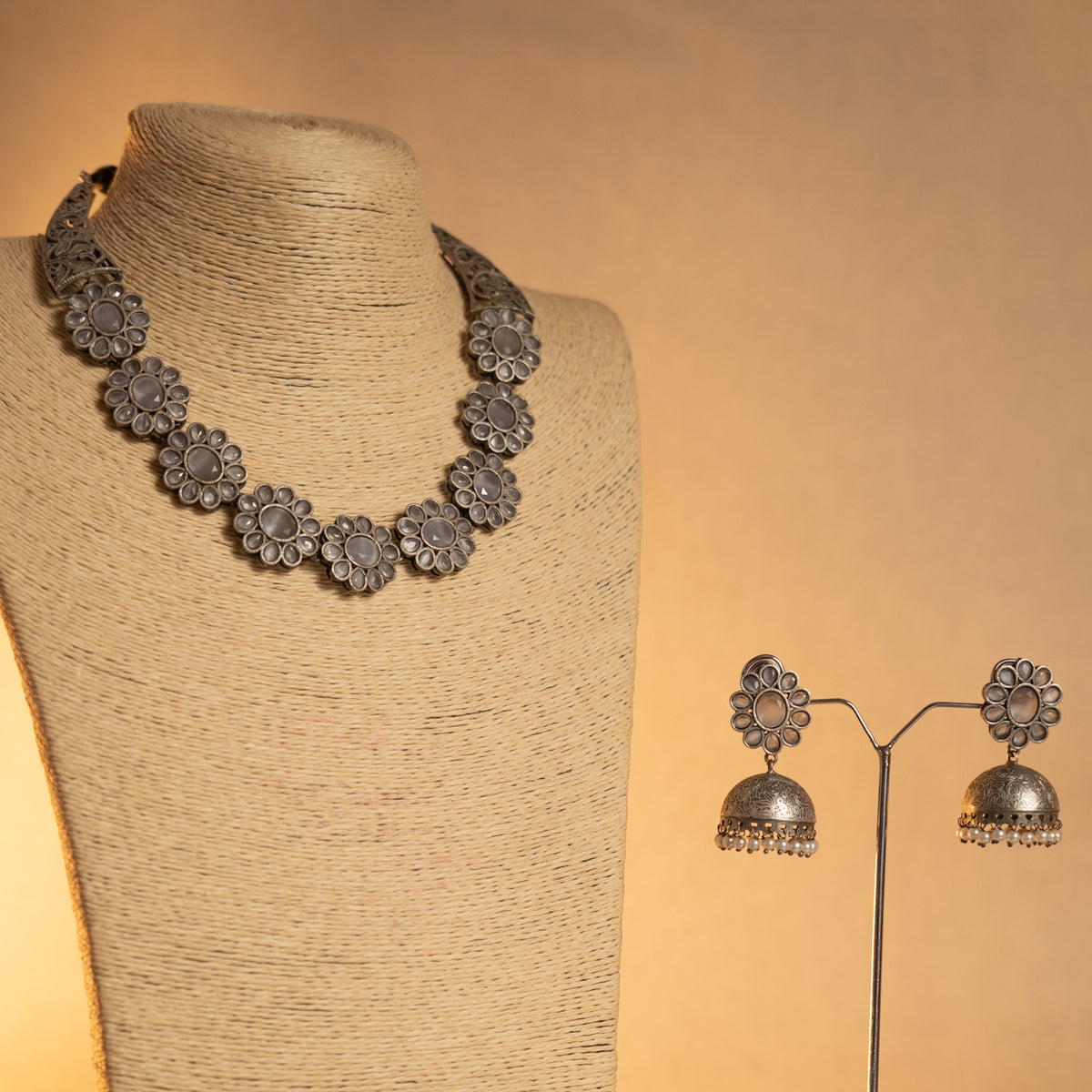 LUCIA FAUX SILVER SEMI HANDMADE ANTIQUE NECKPIECE/NECKLACE WITH EARRING NL286