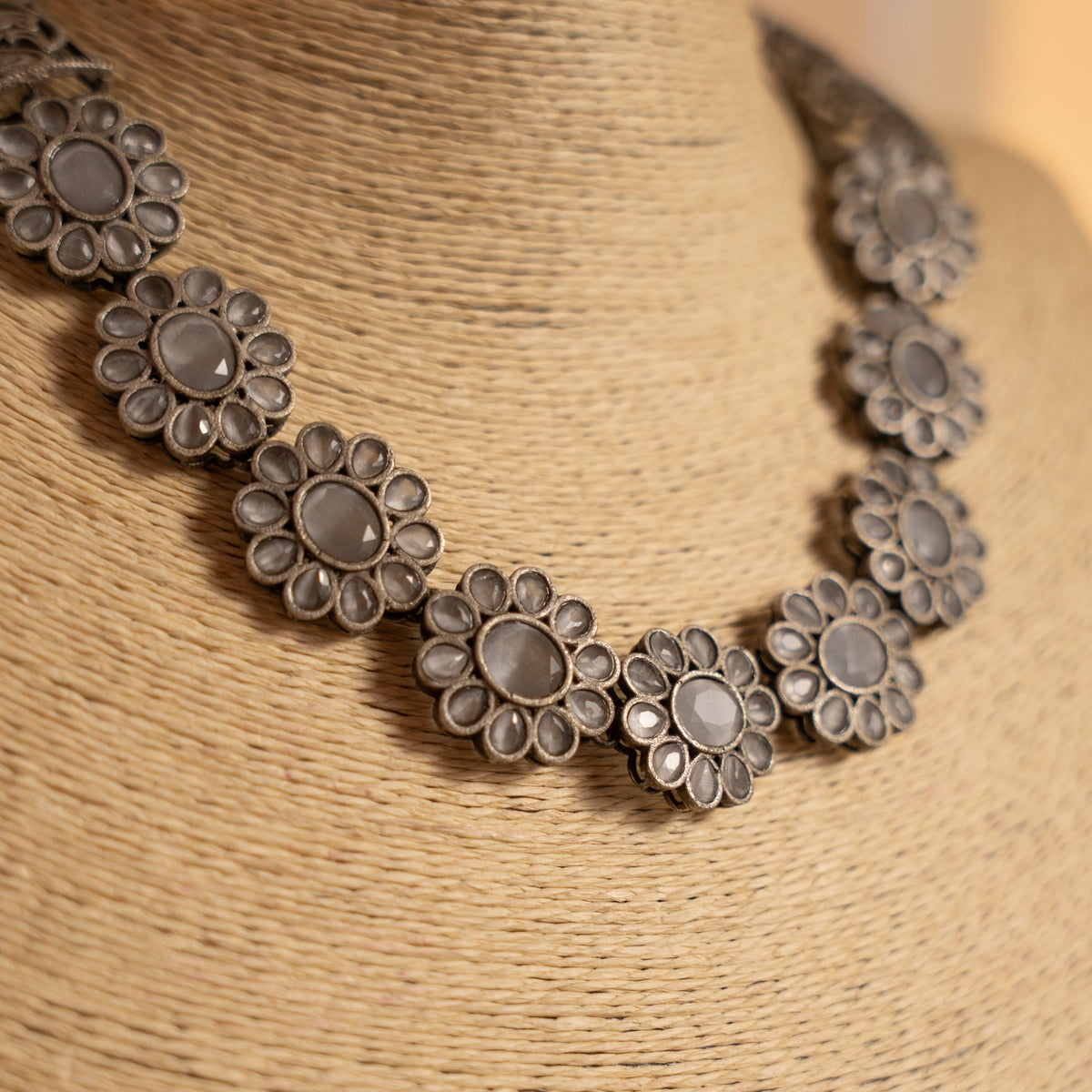 LUCIA FAUX SILVER SEMI HANDMADE ANTIQUE NECKPIECE/NECKLACE WITH EARRING NL286